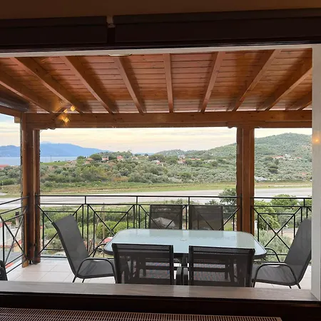 Runway Mansion Stunning Views And Lot Of Space Skiathos Town